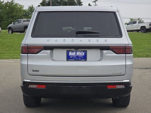 Used 2024 Jeep Wagoneer L Series II w/ Flexible Seating Group AWD/4WD image 18