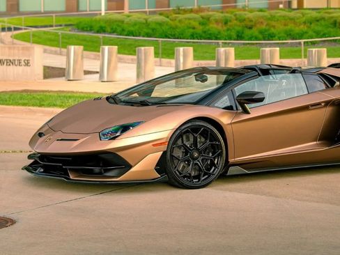 Used 2021 Lamborghini Aventador SVJ AWD/4WD image 6