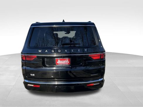 Used 2024 Jeep Wagoneer Series II image 4