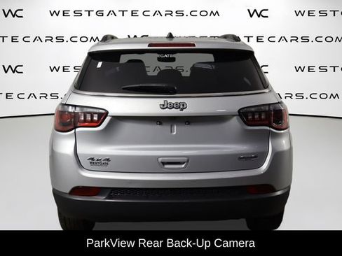 Used 2024 Jeep Compass Latitude AWD/4WD image 4