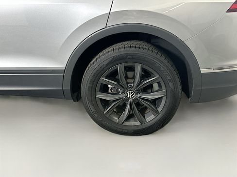 Used 2024 Volkswagen Tiguan SE FWD image 11