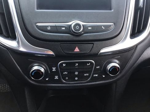 Used 2020 Chevrolet Equinox LT w/ Driver Convenience Package AWD/4WD image 25