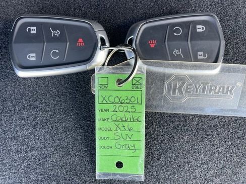 Certified 2025 Cadillac XT6 Luxury image 37