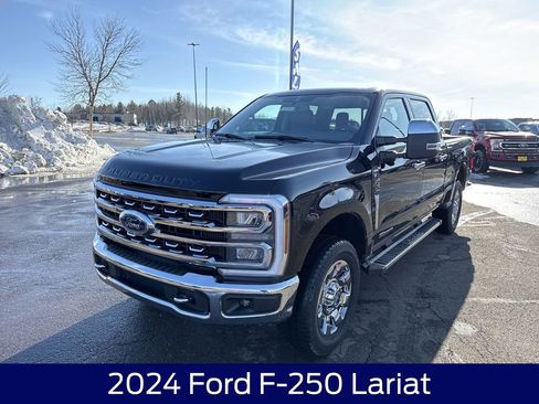 Used 2024 Ford F250 Lariat w/ Chrome Package image 3