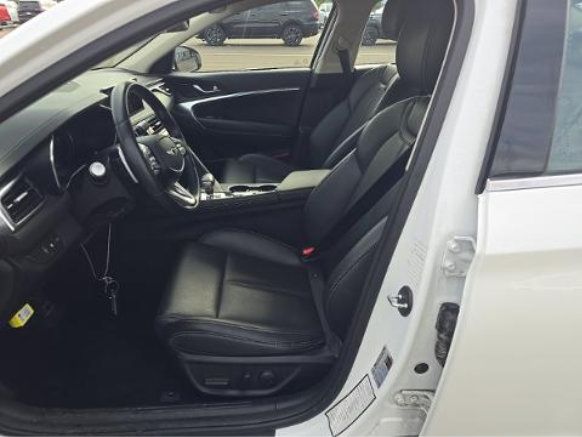 Used 2025 Genesis G70 2.5T RWD image 4