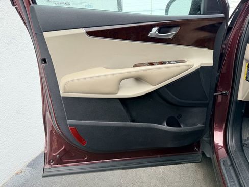 Used 2018 Kia Sorento FWD image 22