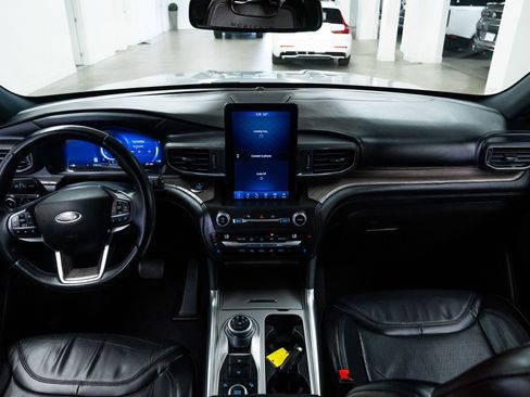 Used 2020 Ford Explorer Platinum w/ Premium Technology Package image 9