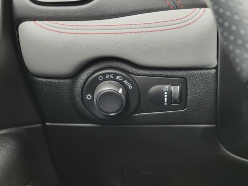Used 2024 Dodge Durango GT AWD/4WD image 11