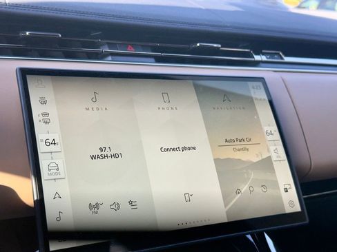 Used 2025 Land Rover Range Rover Sport Dynamic SE image 13