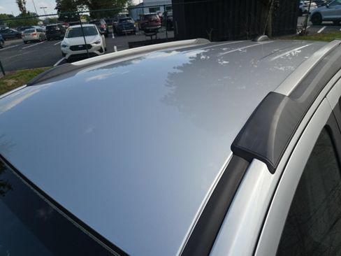 Used 2017 Buick Encore Essence FWD image 17