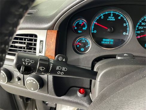 Used 2007 Chevrolet Suburban LT w/ LT Preferred Equipment Group image 12