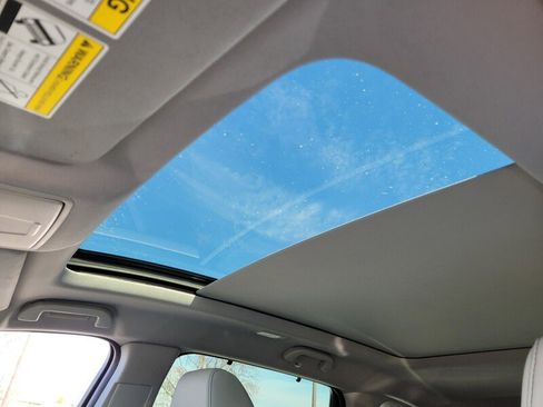 Used 2022 Acura MDX SH-AWD w/ Technology Package image 16