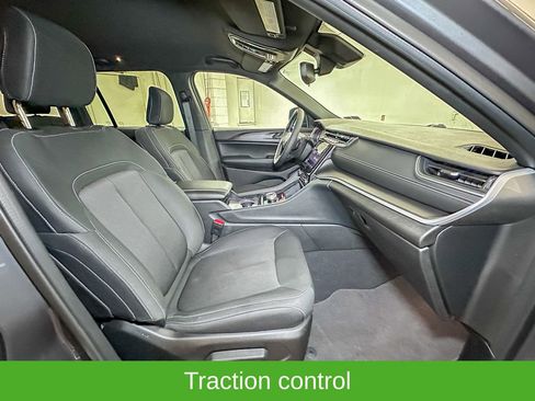 Certified 2024 Jeep Grand Cherokee Laredo w/ Trailer Tow Package image 7