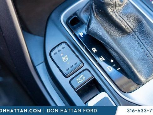 Used 2017 Hyundai Santa Fe Limited image 13