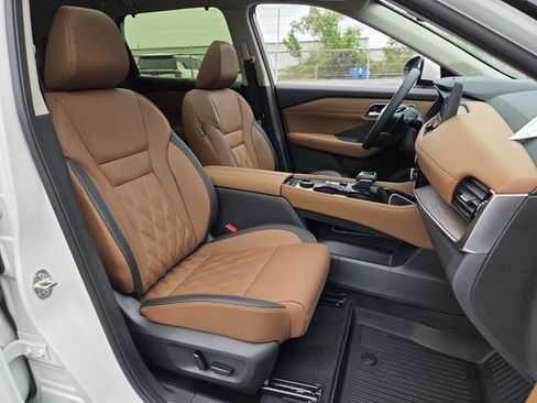 New 2026 Nissan Rogue Platinum AWD/4WD image 13