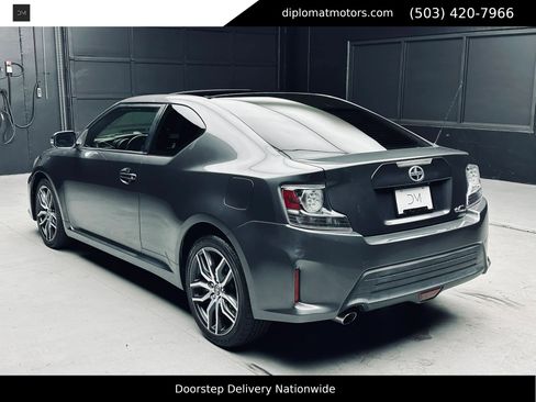 Used 2015 Scion tC FWD image 4