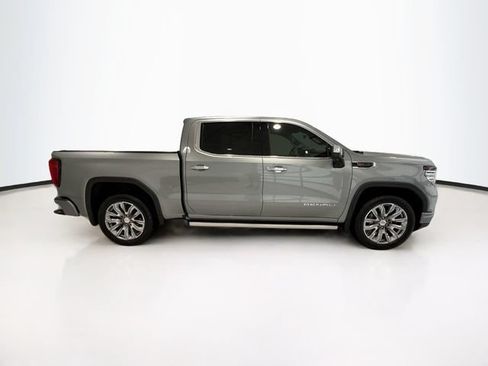 Used 2025 GMC Sierra 1500 Denali AWD/4WD image 7
