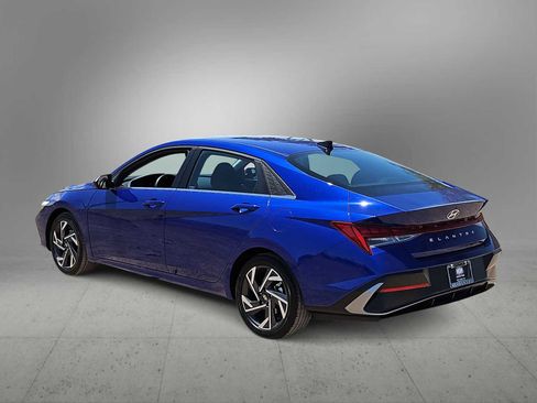 Certified 2025 Hyundai Elantra SEL FWD image 6