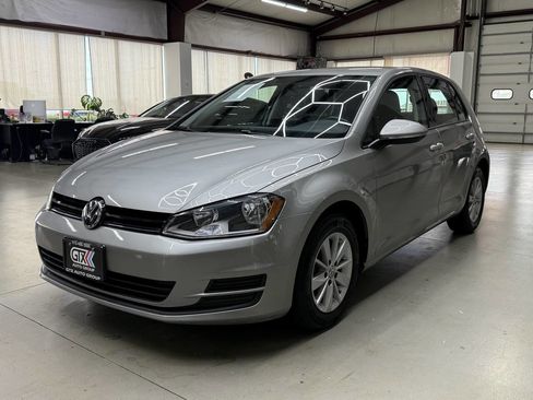 Used 2015 Volkswagen Golf 4-Door FWD image 5