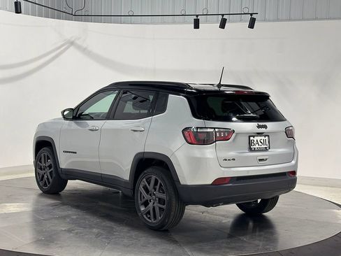 Used 2026 Jeep Compass Limited AWD/4WD image 13