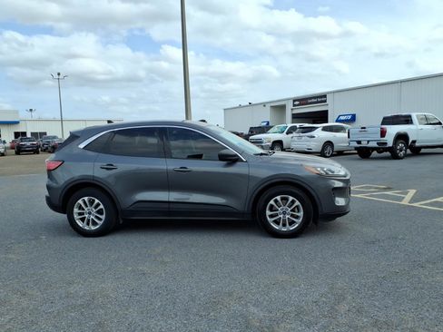 Used 2022 Ford Escape SE w/ Convenience Package FWD image 9