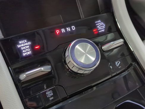 Used 2022 Jeep Grand Cherokee Overland w/ Advanced Protech Group III image 24