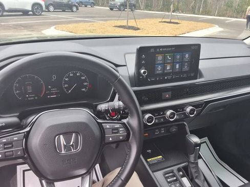 Used 2025 Honda CR-V EX-L image 6