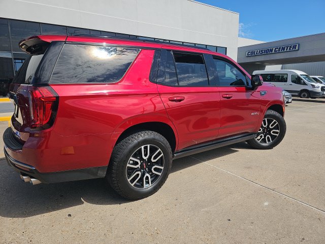 Used 2024 GMC Yukon AT4 w/ Technology Package AWD/4WD image 2