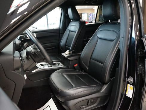 Used 2020 Ford Explorer XLT w/ Equipment Group 202A AWD/4WD image 2