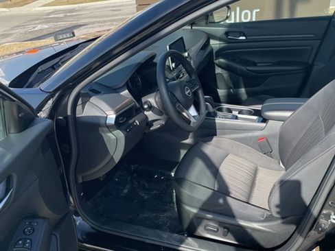 Used 2024 Nissan Altima 2.5 SV image 12