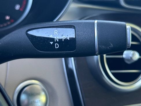 Used 2019 Mercedes-Benz GLC 300 4MATIC image 18