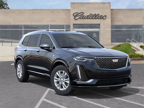New 2025 Cadillac XT6 Luxury image 7