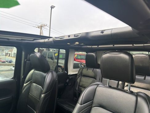 Certified 2022 Jeep Wrangler Unlimited Sahara image 6