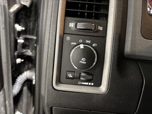 Used 2018 RAM 1500 Express w/ Express Value Package image 23