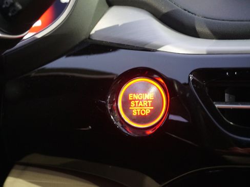 Used 2023 Acura MDX SH-AWD w/ Technology Package image 12