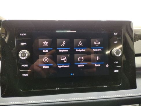 New 2025 Volkswagen Taos SEL image 27