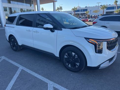 Used 2025 Kia Carnival LXS image 33