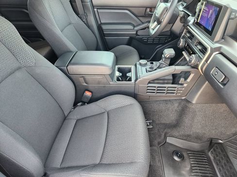 Used 2025 Toyota 4Runner SR5 RWD image 14
