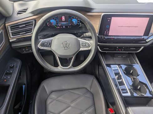 Used 2024 Volkswagen Atlas SE AWD/4WD image 28