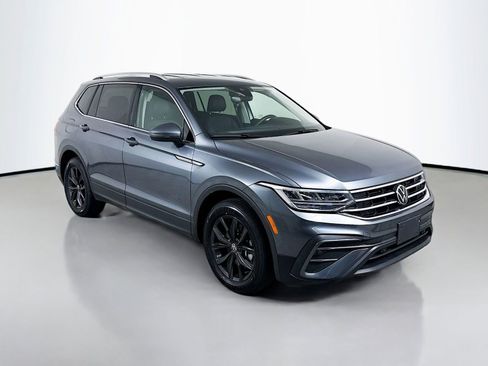 Certified 2024 Volkswagen Tiguan SE image 7