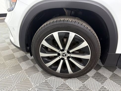 Used 2020 Mercedes-Benz GLB 250 w/ Premium Package image 13