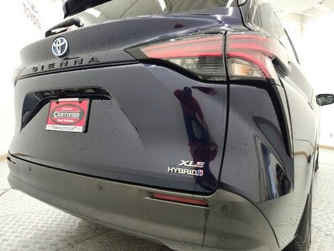 Certified 2022 Toyota Sienna XLE image 25