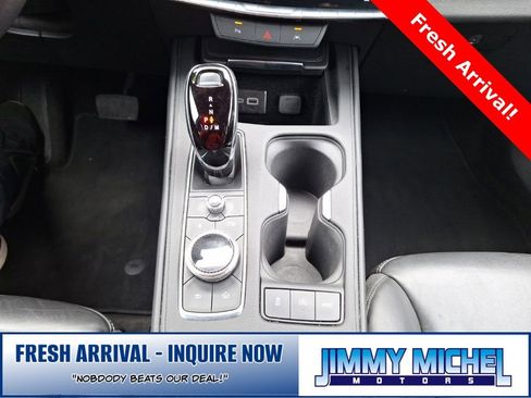 Used 2024 Cadillac XT4 Premium Luxury image 12