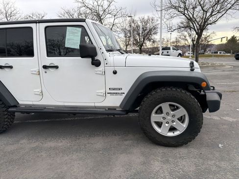 Used 2013 Jeep Wrangler Unlimited Sport image 15