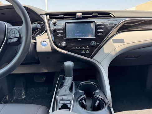 Used 2020 Toyota Camry LE image 16