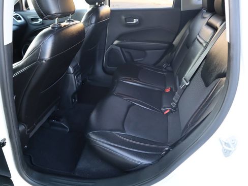 Used 2018 Jeep Compass Latitude image 27