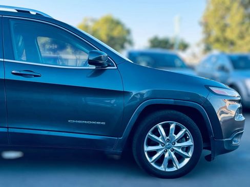 Used 2016 Jeep Cherokee Limited image 6