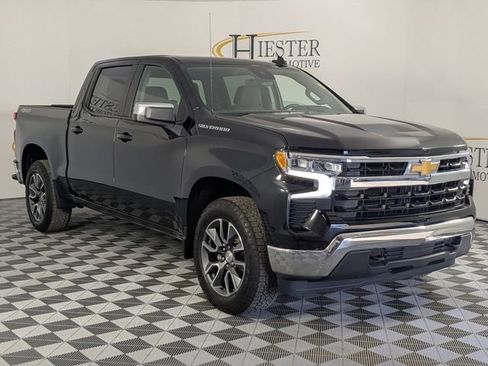Used 2024 Chevrolet Silverado 1500 LT image 2
