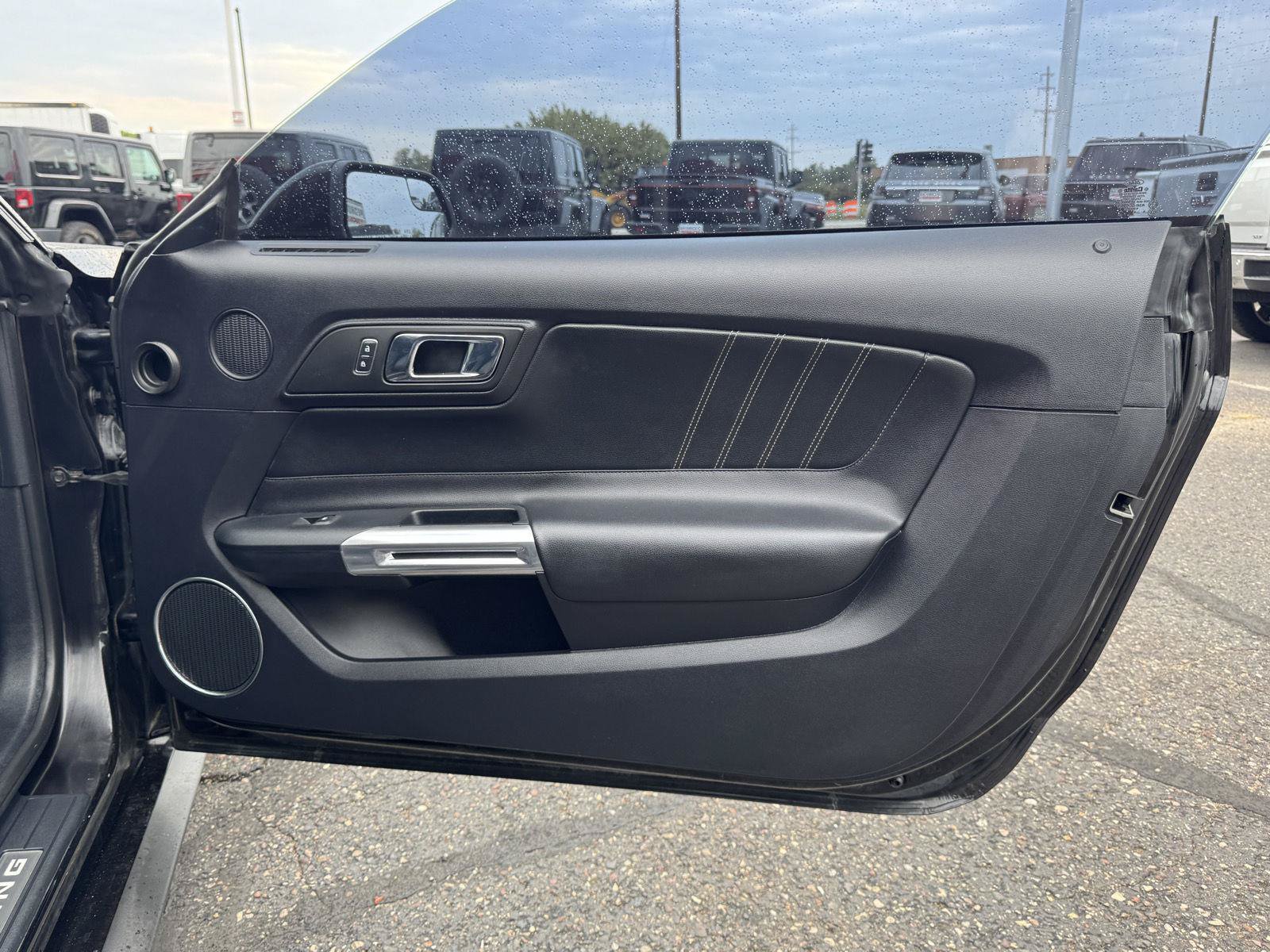 Used 2015 Ford Mustang GT Premium RWD image 24