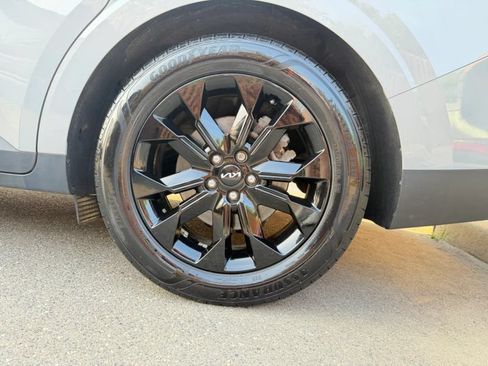 Used 2023 Kia Carnival SX Prestige FWD image 41